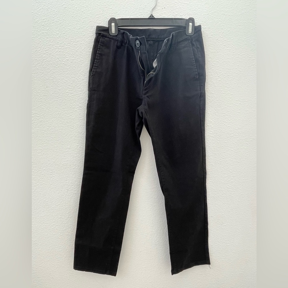 Active, men’s , blk, straight leg chino.  Excellent condition . 30x30